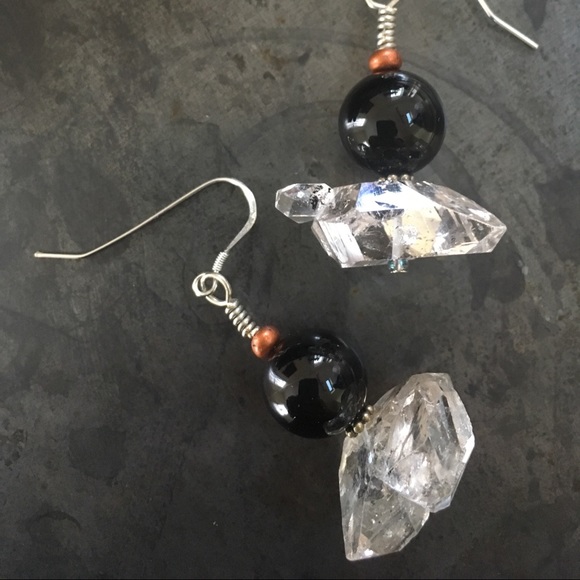 Natural quartz crystal earrings - Picture 1 of 3